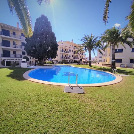 Bajo Con Terraza, Parking Y Piscina En El Centro Porta Mediterranea Albert Villas Alcoceber Exterior photo